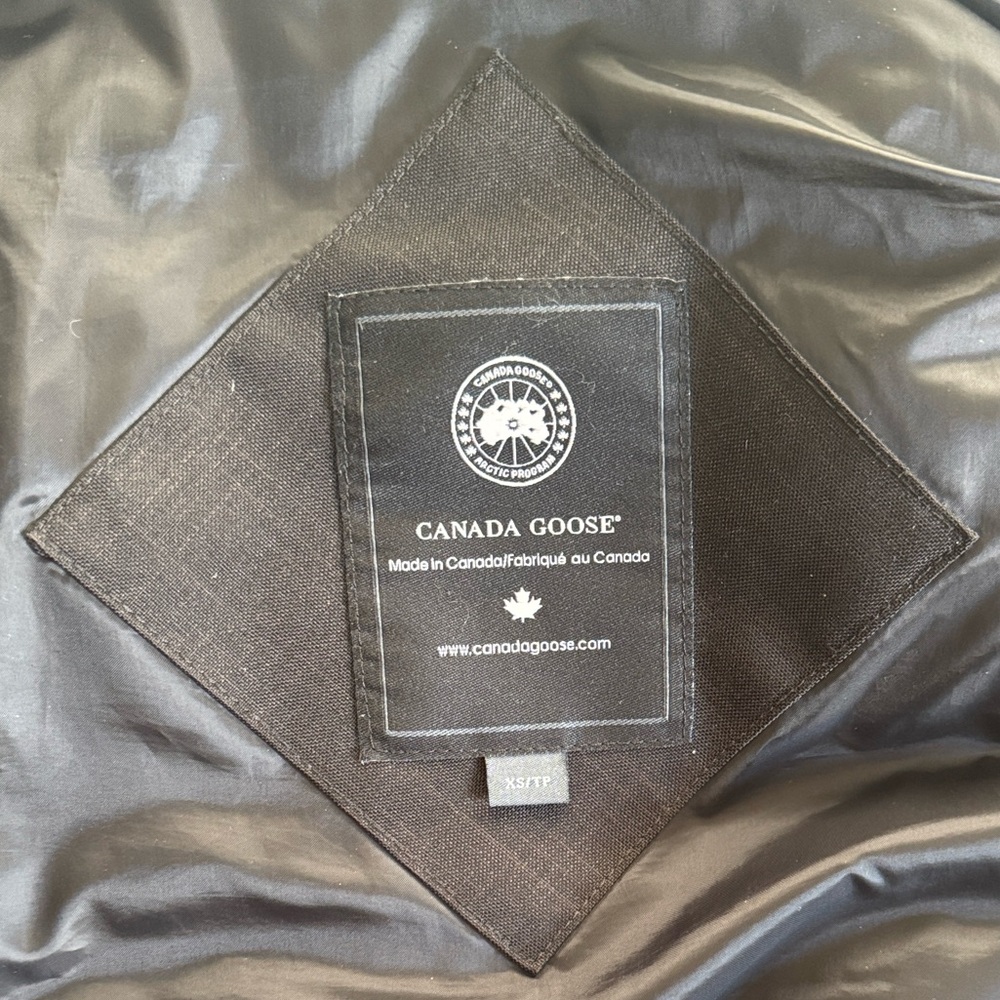 Canada Goose Windermere Black Label Coat - Authentic. XS/TP, but could fit a S. - Picture 16 of 16